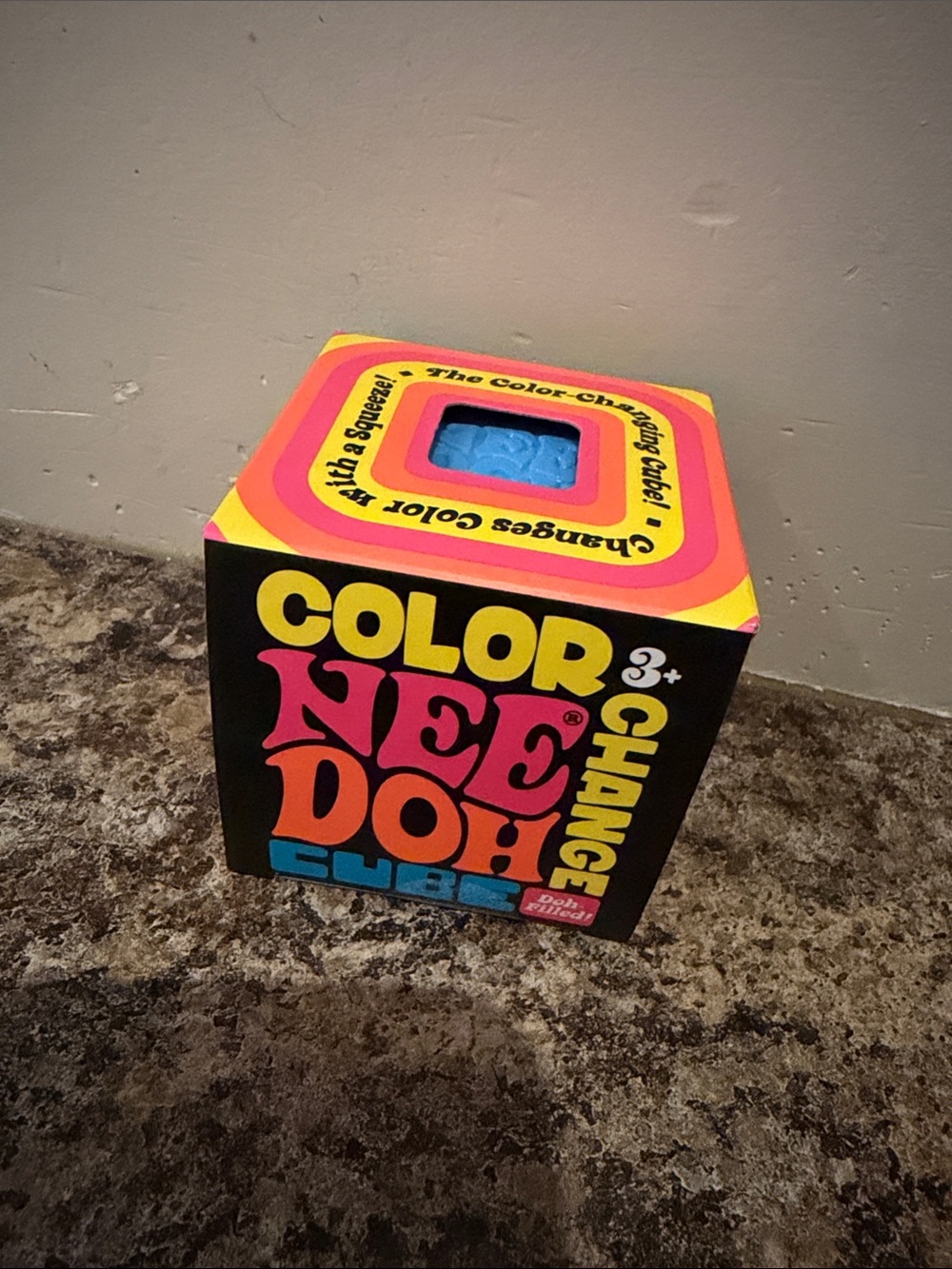 Color Color-Change Cube - Blue